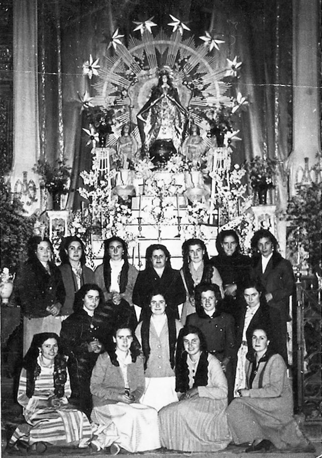 Foto de las Hijas de María de Mayorga
