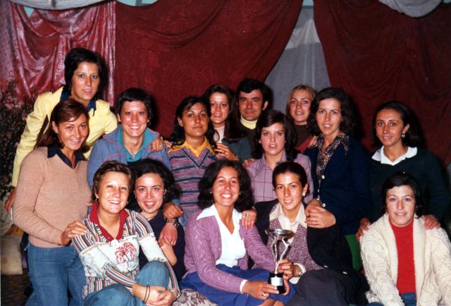 Foto de las integrantes de la peña Salam en 1975