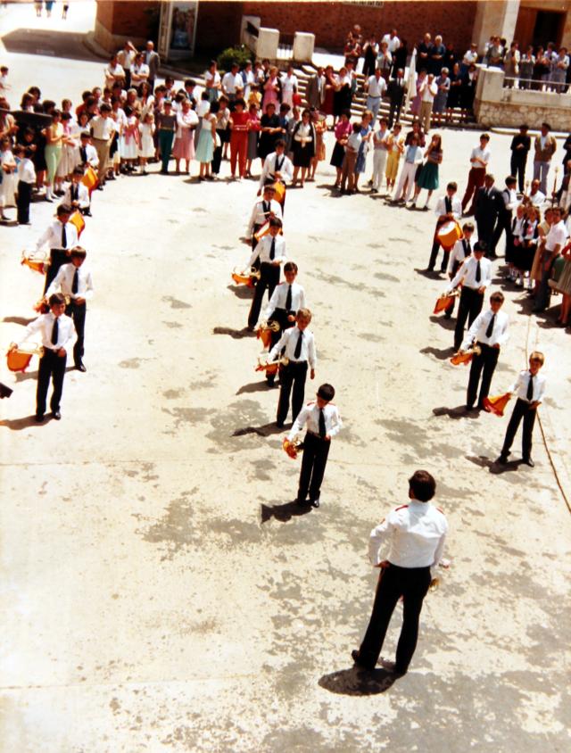 Foto de la banda de cornetas y tambores de Mayorga en 1990