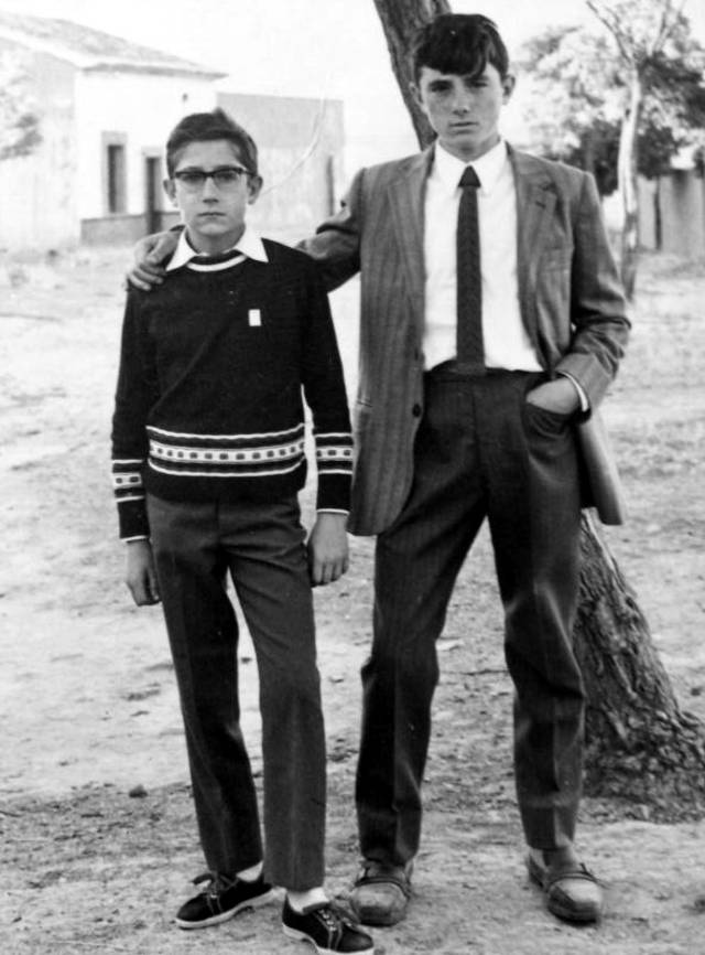 Foto de Agustín Nicolas y Agustín Saludes primos 1975