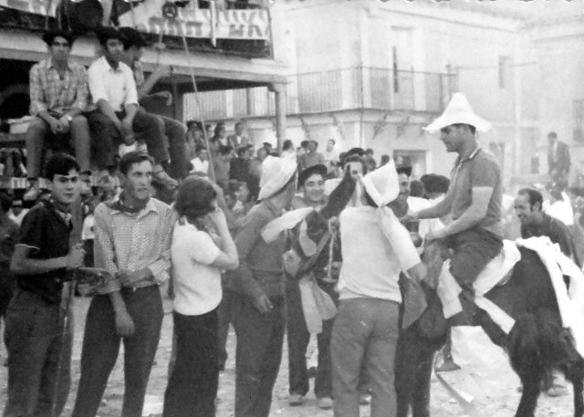 Fiestas Mayorga la chispa y la burra 1971