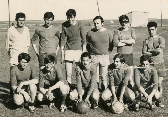Foto de un equipo fútbol Mayorga 1971