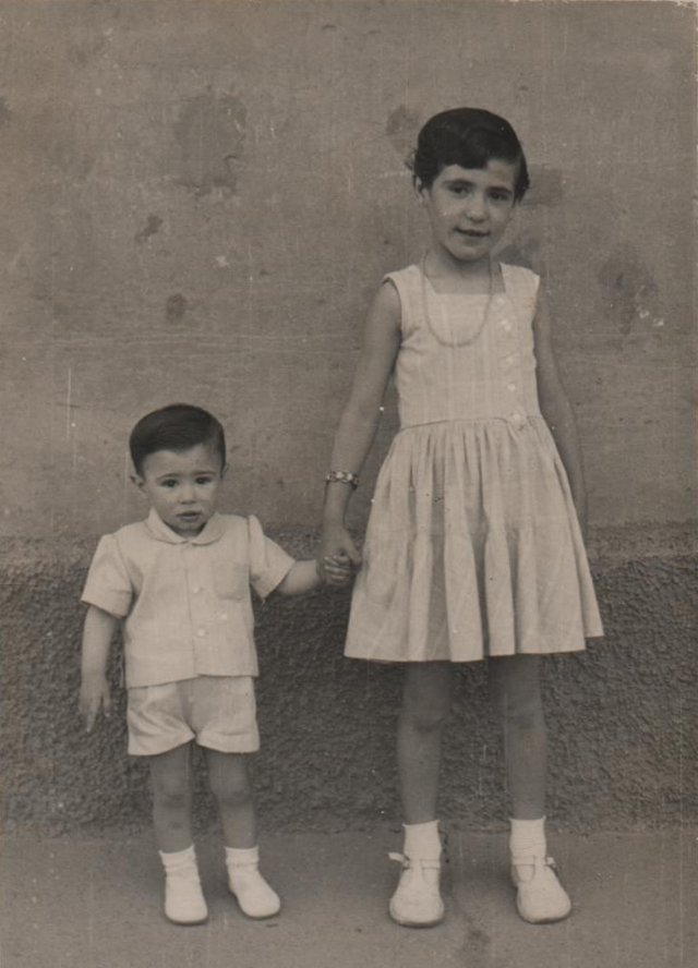 Lola y Nanin Blanco Feria Carros Mayorga 1958