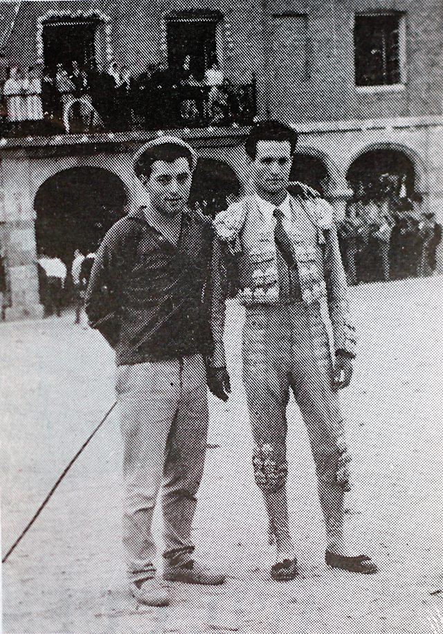 Julio Escudero y Jesús Paniagua en la plaza de toros de Mayorga