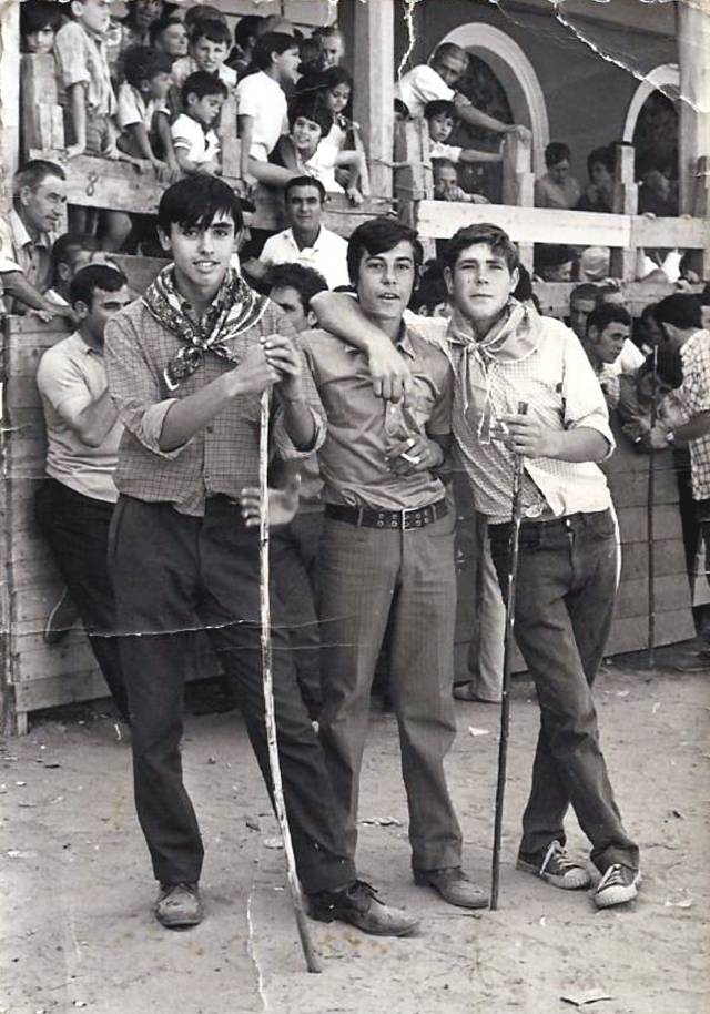 Amigos en las fiestas de Mayorga 1971