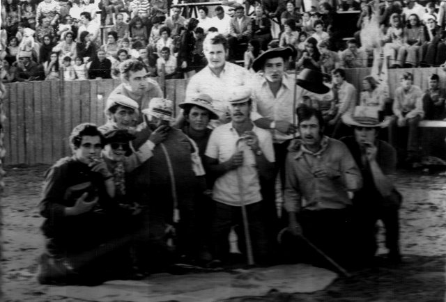 Foto de los integrantes de la Peña el Silencio de Mayorga en 1975