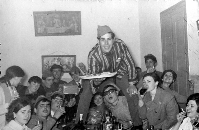 Foto de los quintos de 1968 en Mayorga