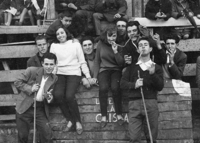 Foto de los integrantes de la Peña la Chispa de Mayorga