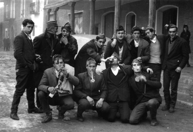 Foto de los quintos de 1964 de Mayorga