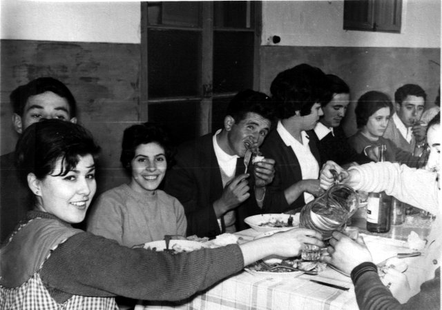Foto de la comida de Quintos 1964 Mayorga
