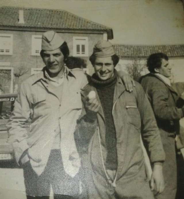 Foto de los quintos de Mayorga en 1979