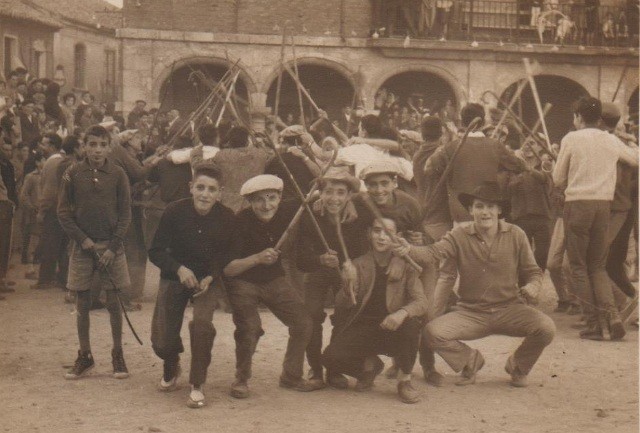 Fiestas de Mayorga amigos en plaza España