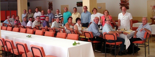Mayorganos del 54 celebrando el 60 aniversario en 2004